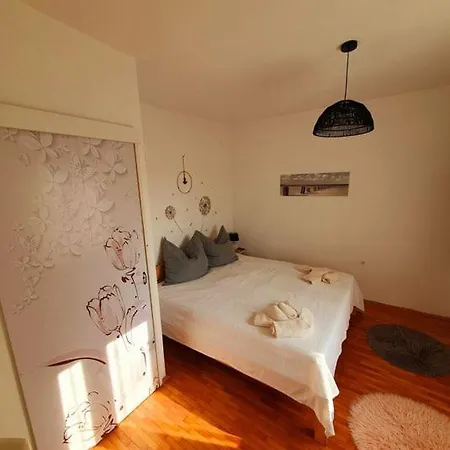 Apartman Leo *