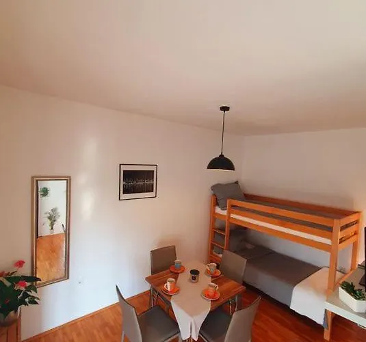 Leo Apartman *