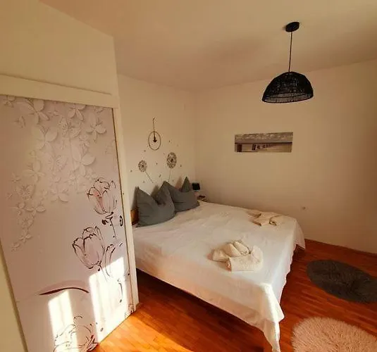 Apartman Leo *