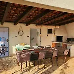 Apartment Leo Medulin